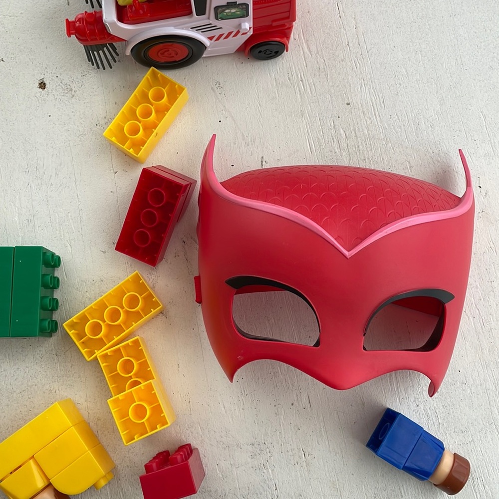 [ Just Play PJ Masks Owlette Child’s Face Mask Dress Up Pretend Play Toy ]